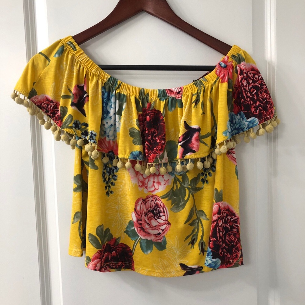 pre-loved yellow off the shoulder top✨